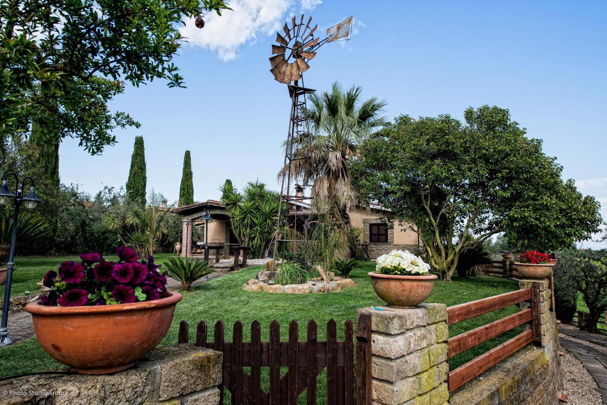 Il Giardino Dei Flintstones B&B Cerveteri Exterior photo